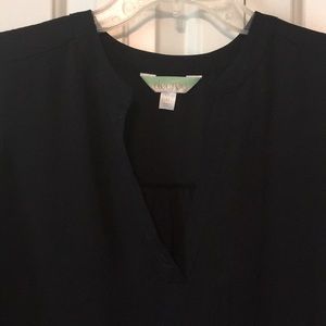 Black vneck 3/4 sleeve blouse
